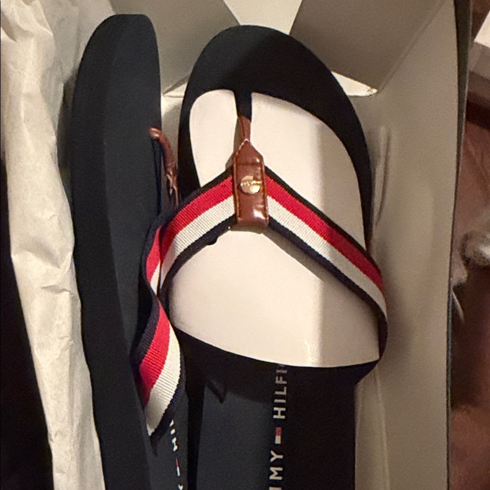 Tommy Hilfiger slippers size 10M